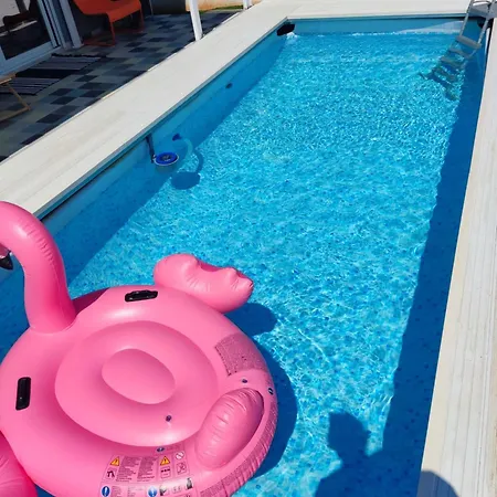 Feel Like Pool Villa